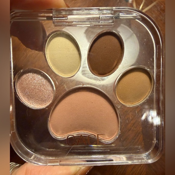 Inspirational Cosmetic Bags w/Sleep Mask, Body Wash, Shadow Palette & Mascara - Picture 10 of 11